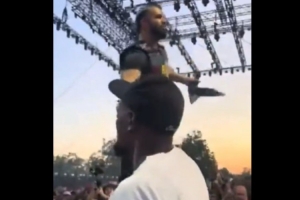 这该死的气质杜兰特现身伦敦音乐节 与“合作伙伴”公鸭互动