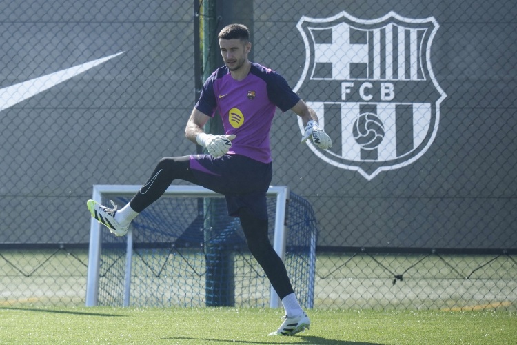 188体育官网-世体：若特尔施特根手术并缺阵4个月，巴萨将优先注册霍安-加西亚