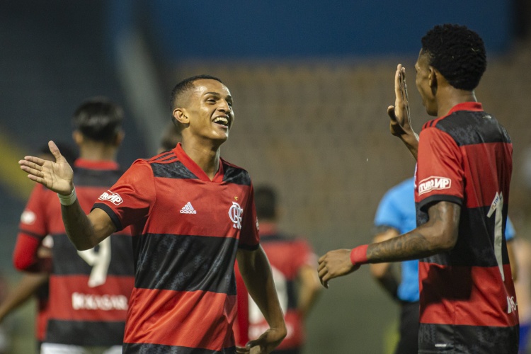 188-罗马诺：罗马开出2500万欧+浮动新报价求购韦斯利，协议接近达成