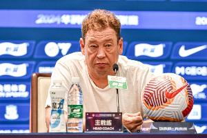 188体育在线-斯卢茨基：路易斯因手术需6周才能归队 李可和吴曦已正常跟队训练